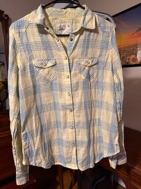 American Eagle Outfitters Pale Yellow & Light Blue Plaid Shirt